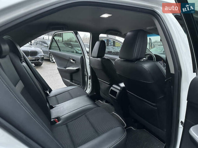 Білий Тойота Камрі, об'ємом двигуна 2.5 л та пробігом 180 тис. км за 11400 $, фото 17 на Automoto.ua