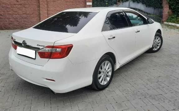 Белый Тойота Камри, объемом двигателя 2.5 л и пробегом 114 тыс. км за 6300 $, фото 3 на Automoto.ua