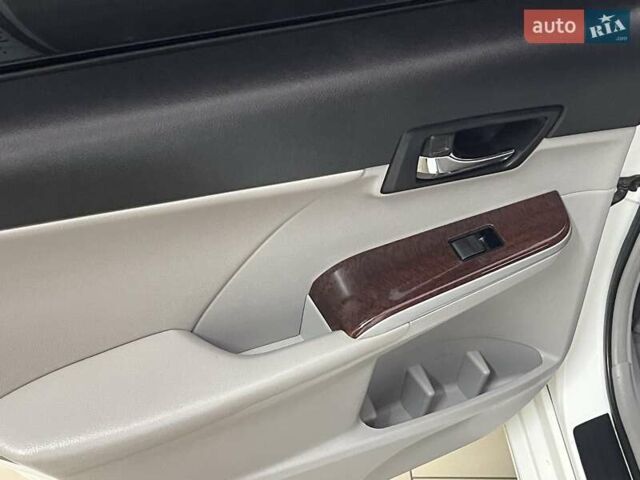 Белый Тойота Камри, объемом двигателя 3.46 л и пробегом 257 тыс. км за 13100 $, фото 64 на Automoto.ua