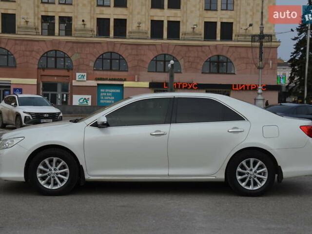 Белый Тойота Камри, объемом двигателя 2.5 л и пробегом 217 тыс. км за 15100 $, фото 11 на Automoto.ua