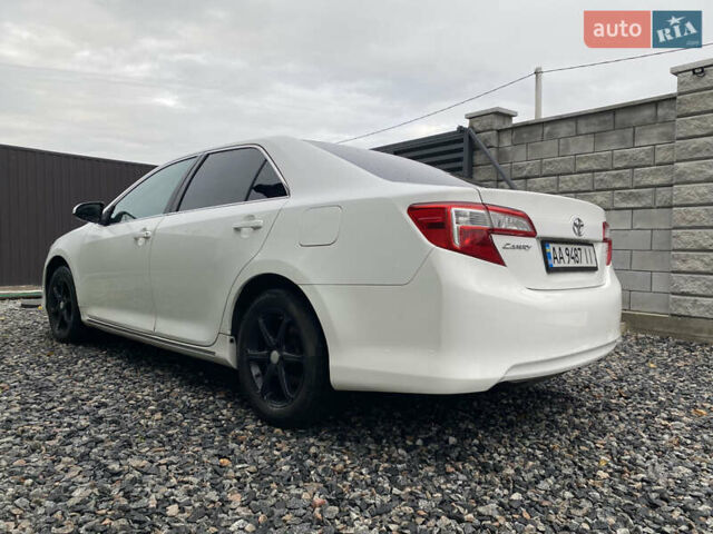 Білий Тойота Камрі, об'ємом двигуна 2.5 л та пробігом 230 тис. км за 10000 $, фото 5 на Automoto.ua