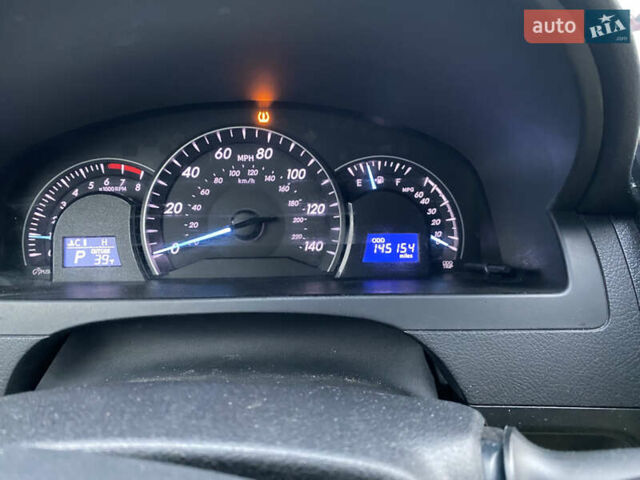 Білий Тойота Камрі, об'ємом двигуна 2.5 л та пробігом 230 тис. км за 10000 $, фото 12 на Automoto.ua