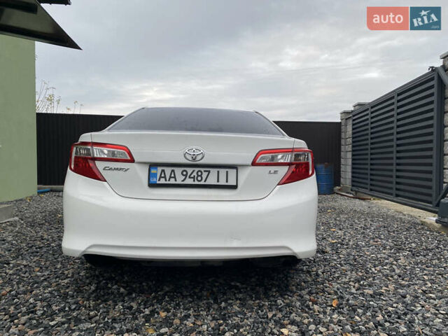 Білий Тойота Камрі, об'ємом двигуна 2.5 л та пробігом 230 тис. км за 10000 $, фото 7 на Automoto.ua