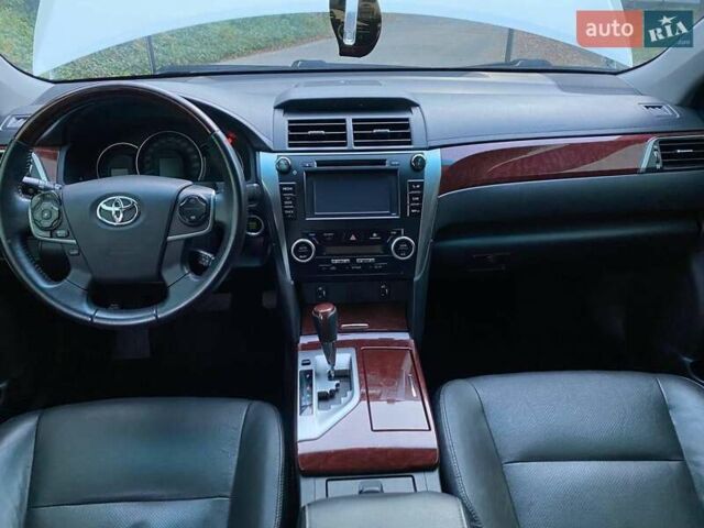 Белый Тойота Камри, объемом двигателя 2.5 л и пробегом 147 тыс. км за 15300 $, фото 91 на Automoto.ua