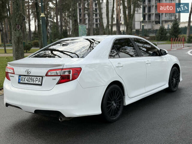 Белый Тойота Камри, объемом двигателя 2.5 л и пробегом 180 тыс. км за 10999 $, фото 8 на Automoto.ua