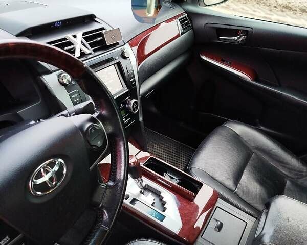 Білий Тойота Камрі, об'ємом двигуна 2.5 л та пробігом 196 тис. км за 11750 $, фото 17 на Automoto.ua