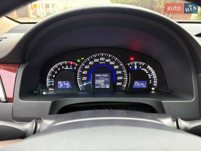 Белый Тойота Камри, объемом двигателя 2.49 л и пробегом 235 тыс. км за 12500 $, фото 10 на Automoto.ua