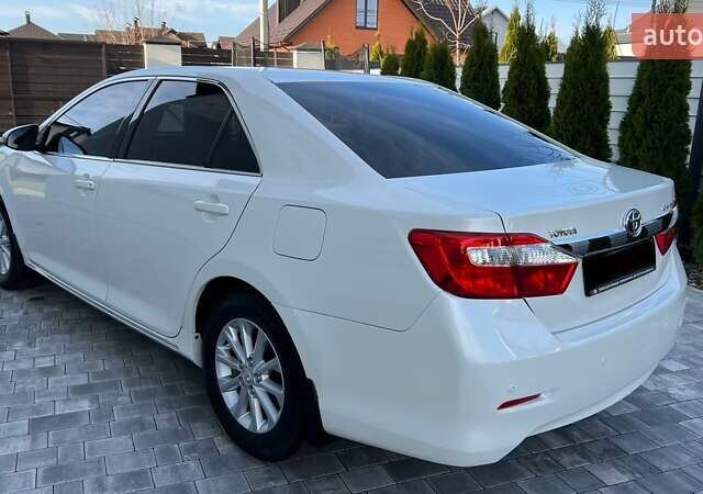 Білий Тойота Камрі, об'ємом двигуна 2.49 л та пробігом 135 тис. км за 13800 $, фото 3 на Automoto.ua