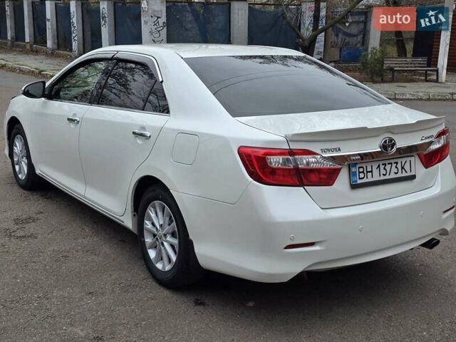 Белый Тойота Камри, объемом двигателя 2.49 л и пробегом 158 тыс. км за 13999 $, фото 6 на Automoto.ua