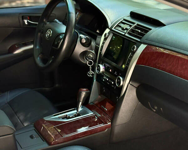 Белый Тойота Камри, объемом двигателя 2.49 л и пробегом 231 тыс. км за 11999 $, фото 19 на Automoto.ua