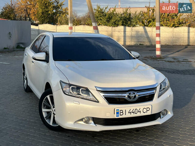 Тойота Камри 2012 в Козельщине на Automoto.ua Белый Тойота Камри, объемом двигателя 2.5 л и пробегом 182 тыс. км за 14000 $, фото 3 на Automoto.ua