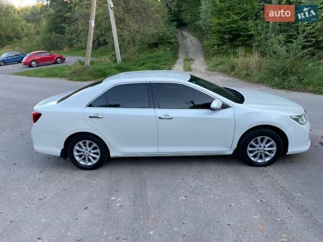 Білий Тойота Камрі, об'ємом двигуна 2.5 л та пробігом 147 тис. км за 15350 $, фото 19 на Automoto.ua