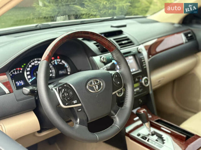 Білий Тойота Камрі, об'ємом двигуна 2.49 л та пробігом 236 тис. км за 12500 $, фото 13 на Automoto.ua