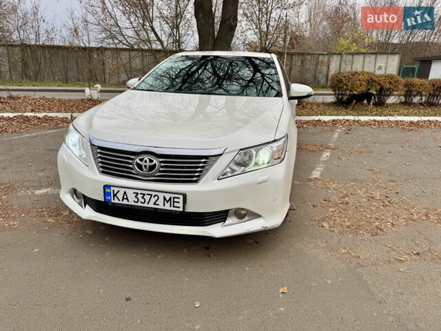 Белый Тойота Камри, объемом двигателя 2.49 л и пробегом 280 тыс. км за 9800 $, фото 16 на Automoto.ua