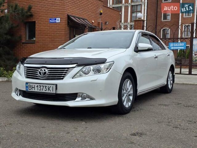 Белый Тойота Камри, объемом двигателя 2.49 л и пробегом 158 тыс. км за 13999 $, фото 8 на Automoto.ua