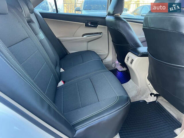 Белый Тойота Камри, объемом двигателя 2.5 л и пробегом 170 тыс. км за 11200 $, фото 17 на Automoto.ua