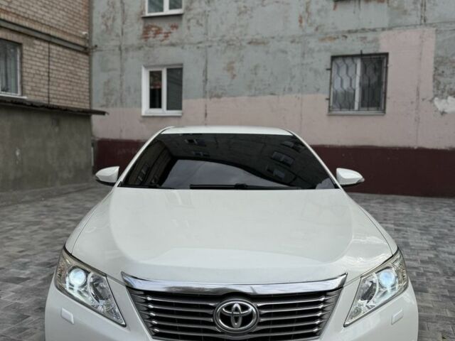 Білий Тойота Камрі, об'ємом двигуна 2.5 л та пробігом 185 тис. км за 14000 $, фото 7 на Automoto.ua