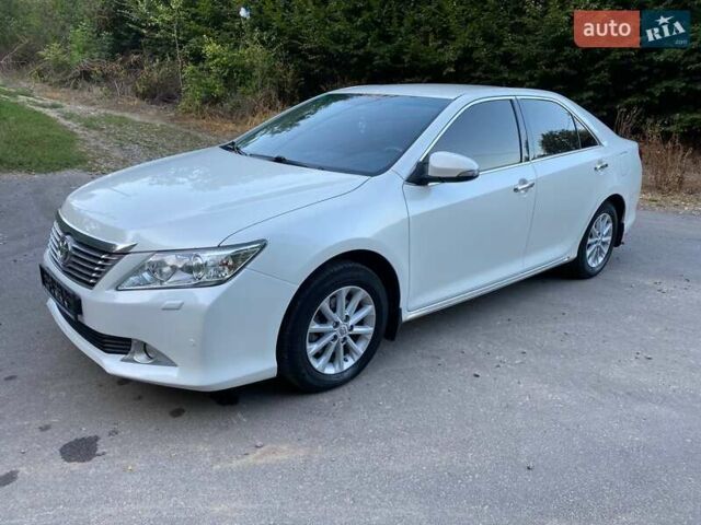 Білий Тойота Камрі, об'ємом двигуна 2.5 л та пробігом 147 тис. км за 15350 $, фото 17 на Automoto.ua