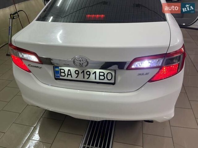 Белый Тойота Камри, объемом двигателя 3.46 л и пробегом 257 тыс. км за 13100 $, фото 34 на Automoto.ua