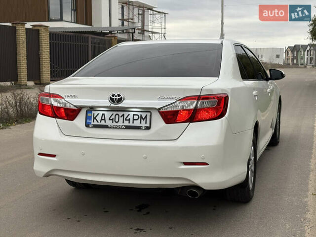 Білий Тойота Камрі, об'ємом двигуна 2.49 л та пробігом 236 тис. км за 12500 $, фото 3 на Automoto.ua