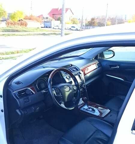 Белый Тойота Камри, объемом двигателя 2.5 л и пробегом 195 тыс. км за 11800 $, фото 7 на Automoto.ua