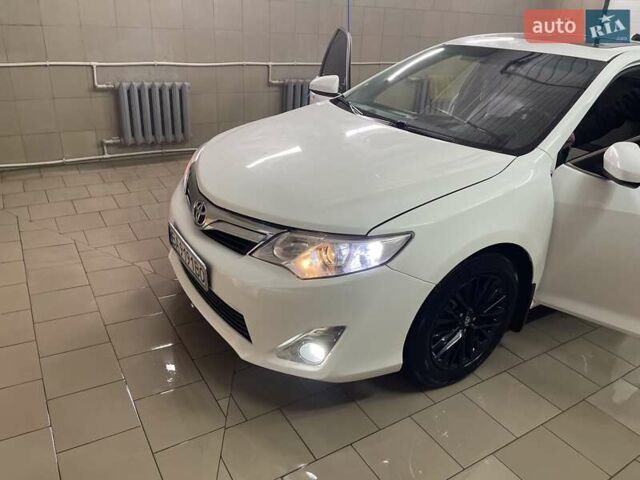 Белый Тойота Камри, объемом двигателя 3.46 л и пробегом 257 тыс. км за 13100 $, фото 27 на Automoto.ua