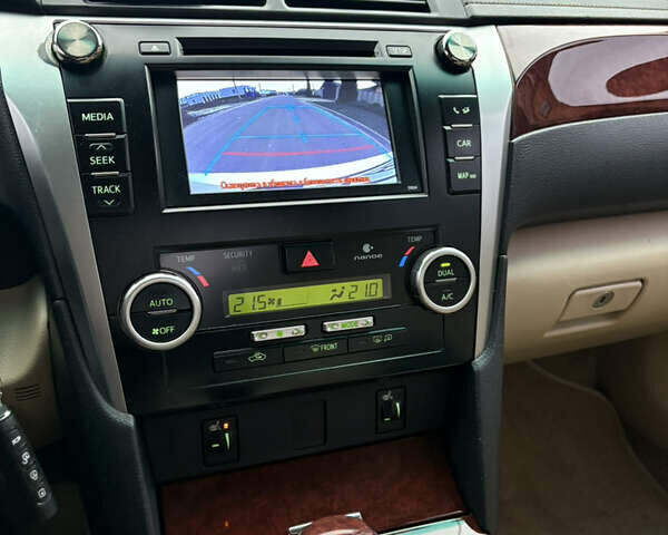 Білий Тойота Камрі, об'ємом двигуна 2.49 л та пробігом 236 тис. км за 12500 $, фото 9 на Automoto.ua