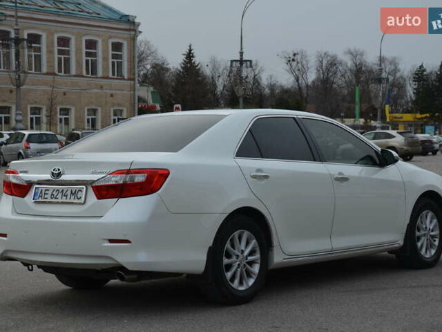 Белый Тойота Камри, объемом двигателя 2.5 л и пробегом 217 тыс. км за 15100 $, фото 18 на Automoto.ua