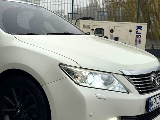 Белый Тойота Камри, объемом двигателя 2.5 л и пробегом 190 тыс. км за 14800 $, фото 3 на Automoto.ua