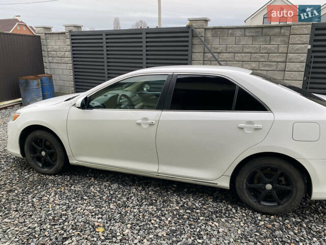 Білий Тойота Камрі, об'ємом двигуна 2.5 л та пробігом 230 тис. км за 10000 $, фото 6 на Automoto.ua