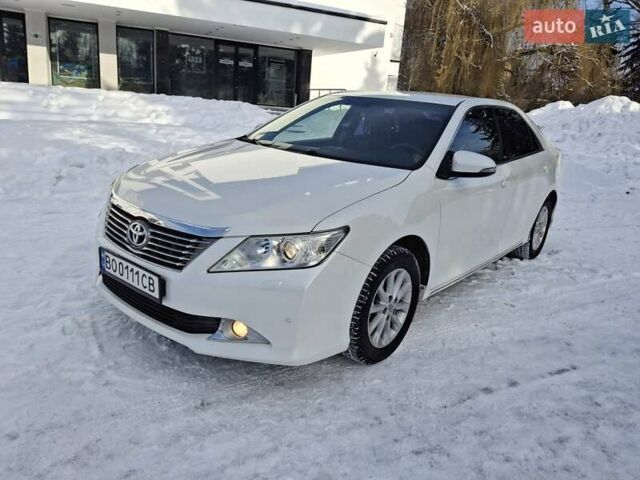Білий Тойота Камрі, об'ємом двигуна 2.5 л та пробігом 167 тис. км за 13700 $, фото 1 на Automoto.ua