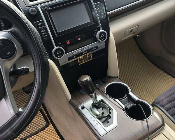 Білий Тойота Камрі, об'ємом двигуна 2.5 л та пробігом 180 тис. км за 10800 $, фото 14 на Automoto.ua