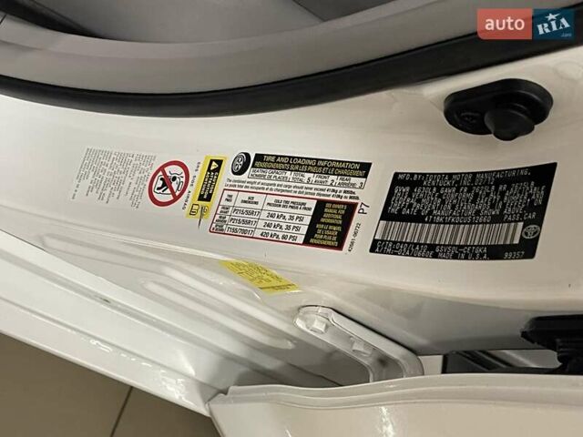 Белый Тойота Камри, объемом двигателя 3.46 л и пробегом 257 тыс. км за 13100 $, фото 59 на Automoto.ua