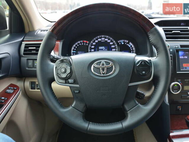 Белый Тойота Камри, объемом двигателя 2.5 л и пробегом 217 тыс. км за 15100 $, фото 66 на Automoto.ua