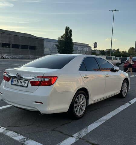Белый Тойота Камри, объемом двигателя 2.5 л и пробегом 220 тыс. км за 14000 $, фото 11 на Automoto.ua