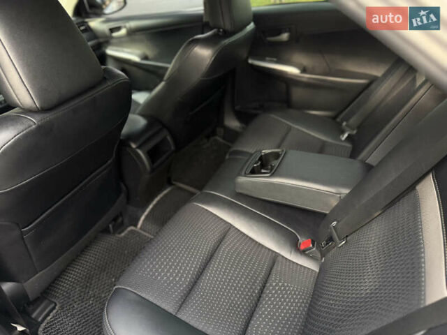 Белый Тойота Камри, объемом двигателя 2.5 л и пробегом 180 тыс. км за 10999 $, фото 14 на Automoto.ua