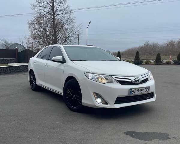 Белый Тойота Камри, объемом двигателя 3.46 л и пробегом 257 тыс. км за 13100 $, фото 6 на Automoto.ua