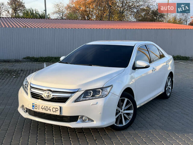 Тойота Камри 2012 в Козельщине на Automoto.ua Белый Тойота Камри, объемом двигателя 2.5 л и пробегом 182 тыс. км за 14000 $, фото 1 на Automoto.ua