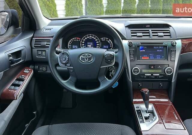 Білий Тойота Камрі, об'ємом двигуна 2.49 л та пробігом 135 тис. км за 13800 $, фото 18 на Automoto.ua