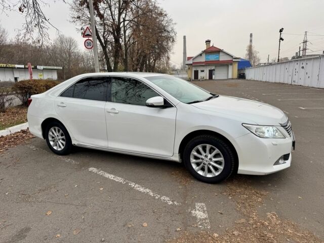 Белый Тойота Камри, объемом двигателя 2.5 л и пробегом 280 тыс. км за 9800 $, фото 7 на Automoto.ua