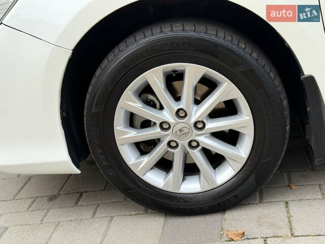 Белый Тойота Камри, объемом двигателя 2.49 л и пробегом 106 тыс. км за 12700 $, фото 11 на Automoto.ua