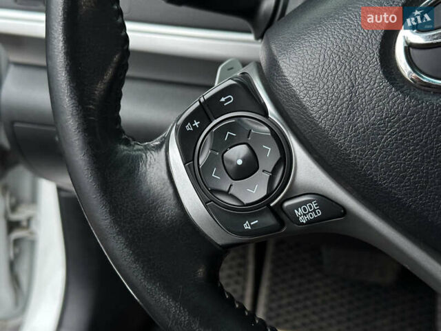 Білий Тойота Камрі, об'ємом двигуна 2.5 л та пробігом 180 тис. км за 11400 $, фото 28 на Automoto.ua