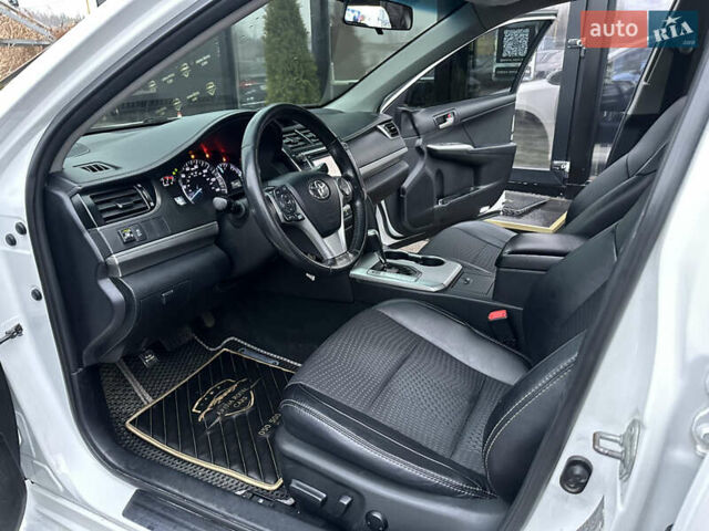 Білий Тойота Камрі, об'ємом двигуна 2.5 л та пробігом 180 тис. км за 11400 $, фото 12 на Automoto.ua