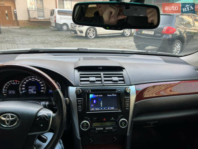 Белый Тойота Камри, объемом двигателя 2.5 л и пробегом 141 тыс. км за 12500 $, фото 7 на Automoto.ua