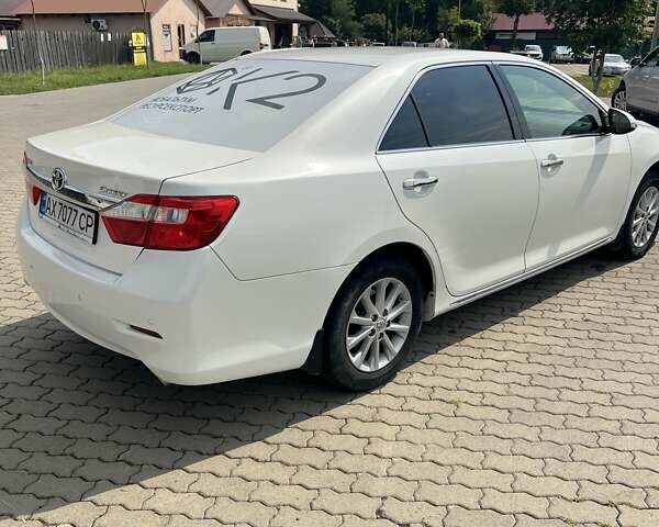 Білий Тойота Камрі, об'ємом двигуна 2.5 л та пробігом 370 тис. км за 12500 $, фото 3 на Automoto.ua