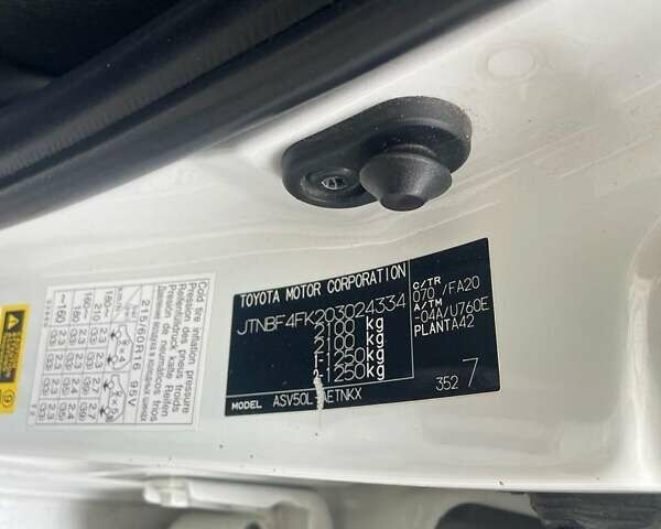 Белый Тойота Камри, объемом двигателя 2.49 л и пробегом 230 тыс. км за 12000 $, фото 13 на Automoto.ua