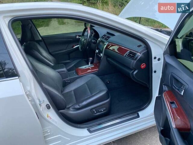 Белый Тойота Камри, объемом двигателя 2.5 л и пробегом 147 тыс. км за 15250 $, фото 116 на Automoto.ua