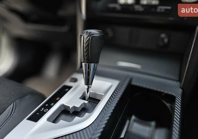 Белый Тойота Камри, объемом двигателя 2.49 л и пробегом 100 тыс. км за 15699 $, фото 12 на Automoto.ua