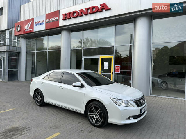 Білий Тойота Камрі, об'ємом двигуна 2.49 л та пробігом 315 тис. км за 12999 $, фото 28 на Automoto.ua