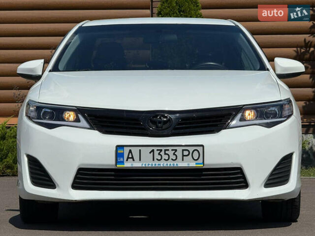Белый Тойота Камри, объемом двигателя 2.49 л и пробегом 250 тыс. км за 10700 $, фото 9 на Automoto.ua